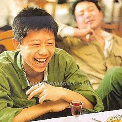 服装店主如何应对爱打架的顾客？策略与爱心并行！